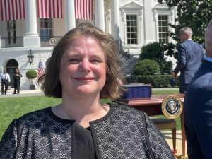 AWIS CEO, Meredith Gibson, on the White House lawn